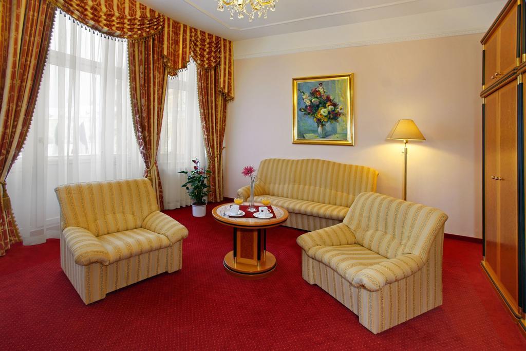 Ensana Hvezda - Imperial - Neapol Hotel Mariánské Lázně Eksteriør billede