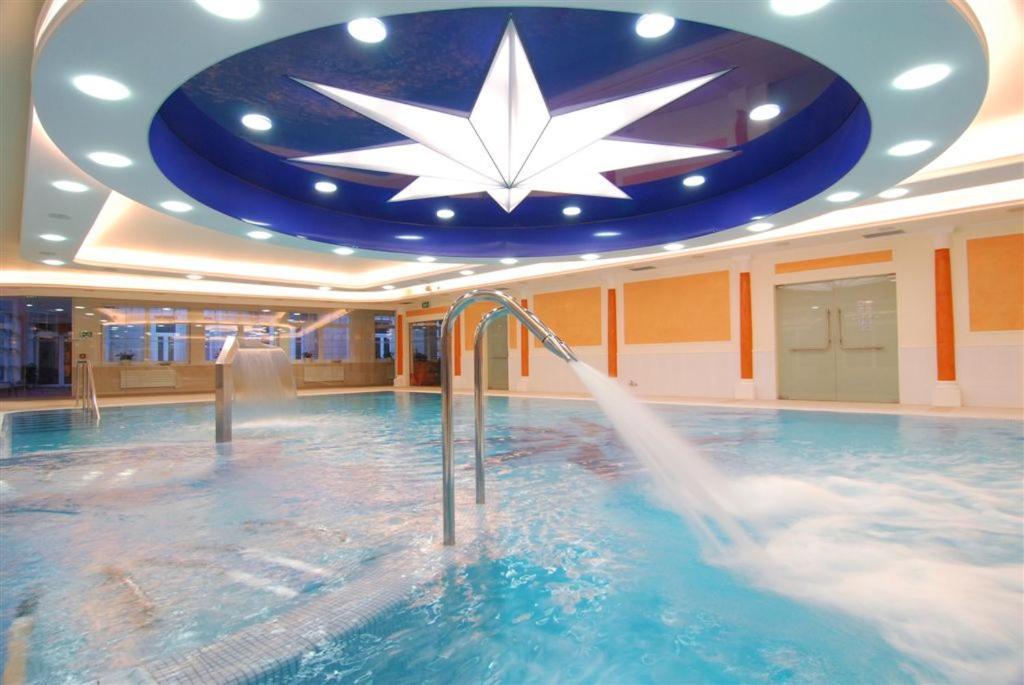 Ensana Hvezda - Imperial - Neapol Hotel Mariánské Lázně Eksteriør billede