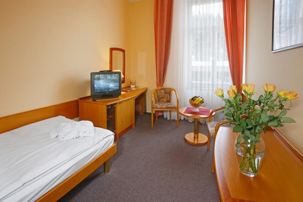 Ensana Hvezda - Imperial - Neapol Hotel Mariánské Lázně Eksteriør billede