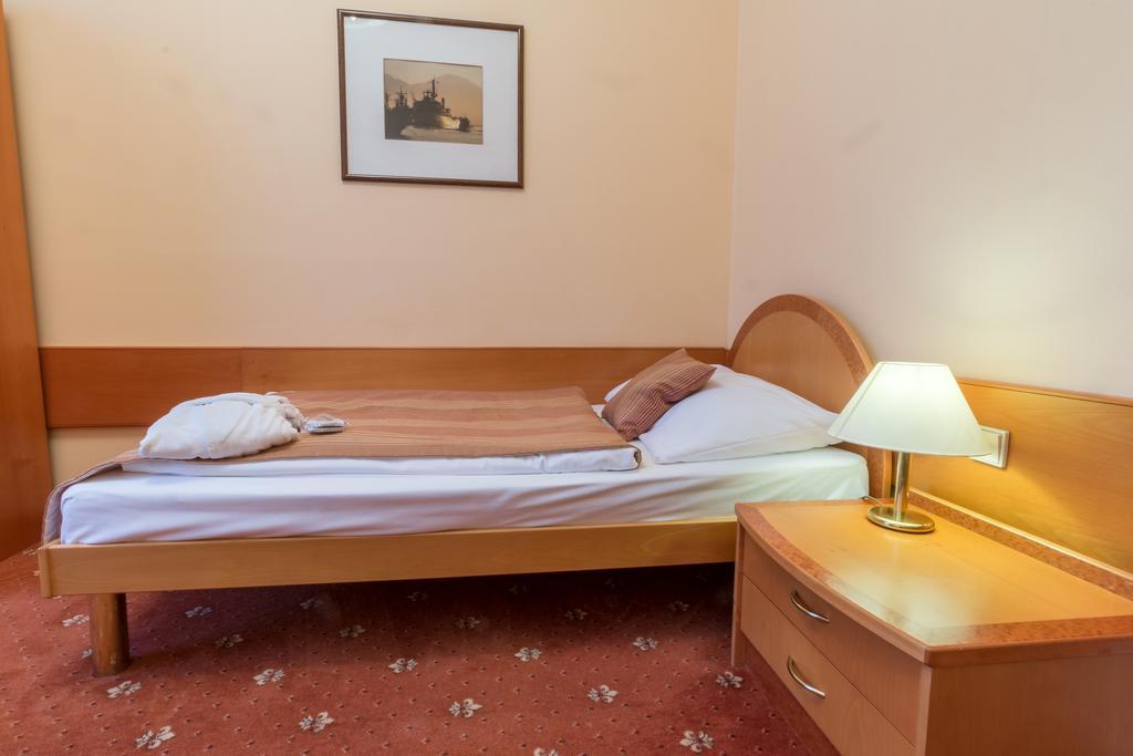 Ensana Hvezda - Imperial - Neapol Hotel Mariánské Lázně Eksteriør billede