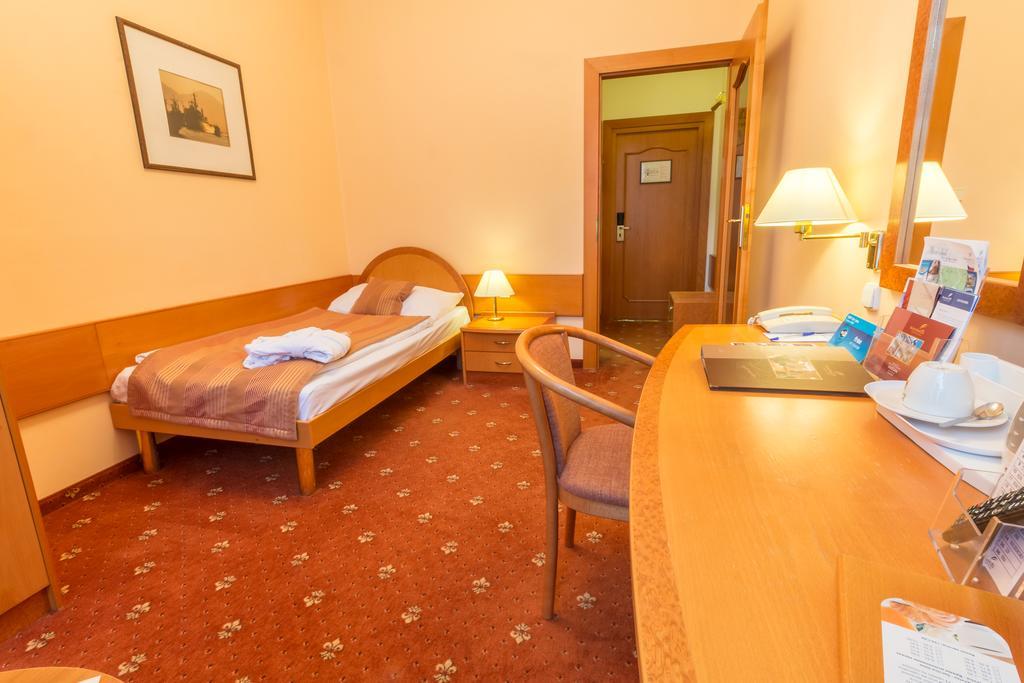 Ensana Hvezda - Imperial - Neapol Hotel Mariánské Lázně Eksteriør billede