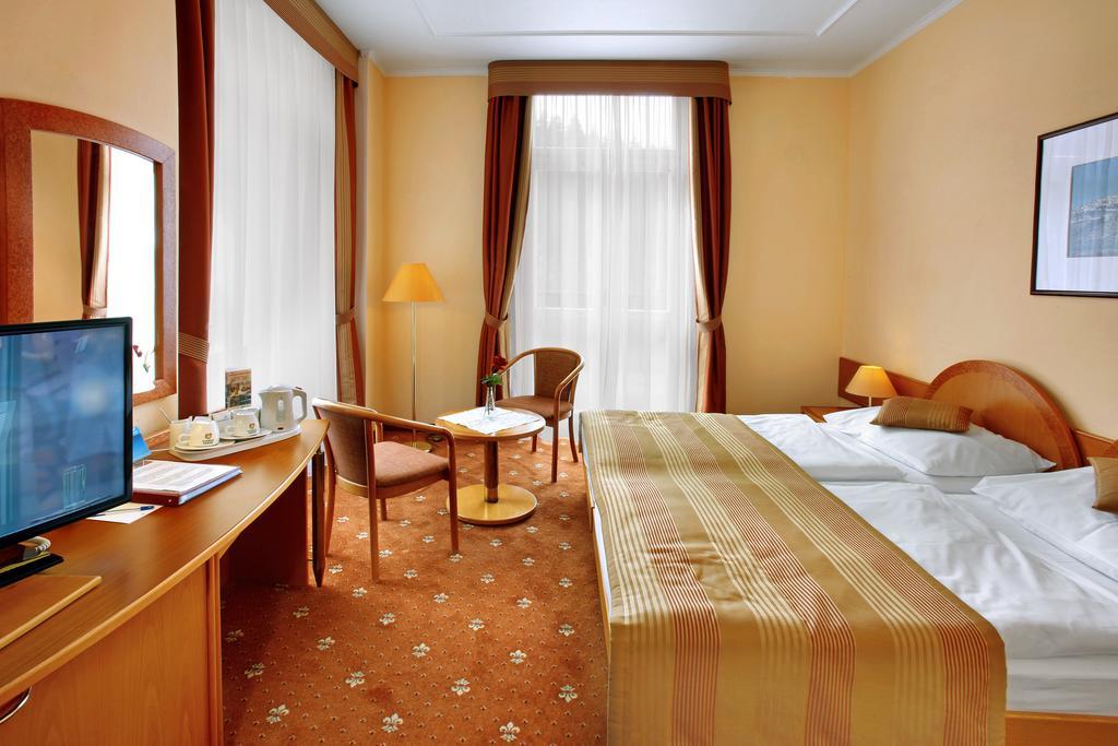 Ensana Hvezda - Imperial - Neapol Hotel Mariánské Lázně Eksteriør billede