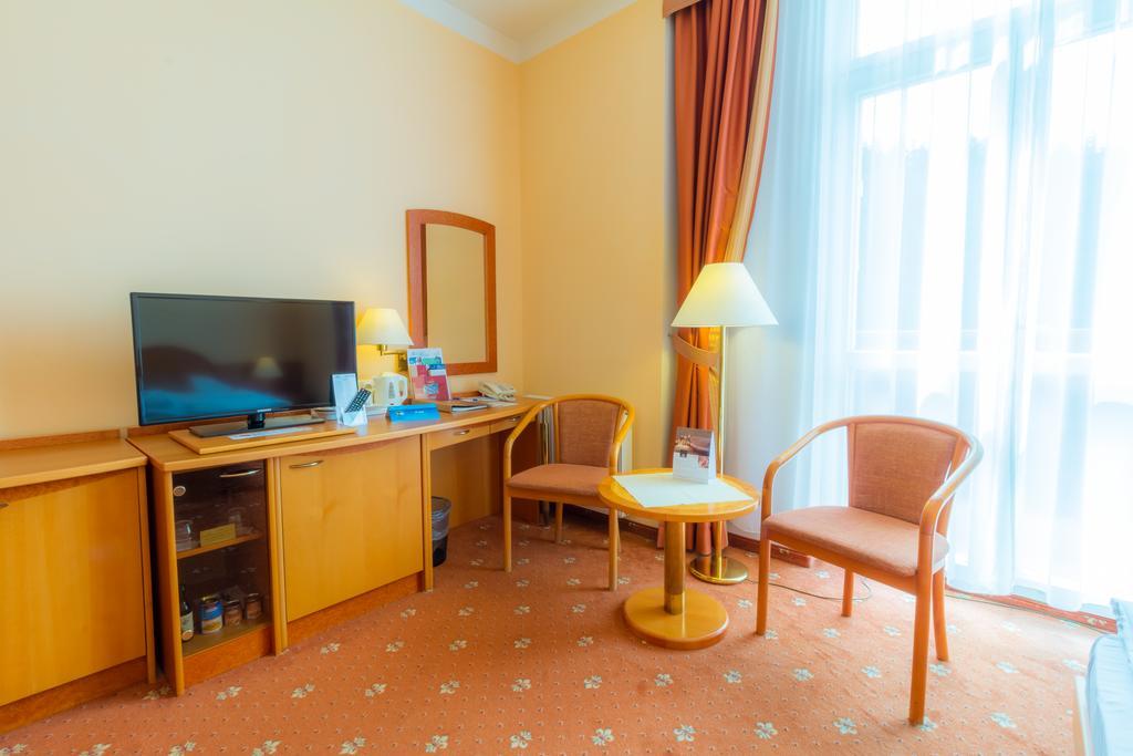 Ensana Hvezda - Imperial - Neapol Hotel Mariánské Lázně Eksteriør billede