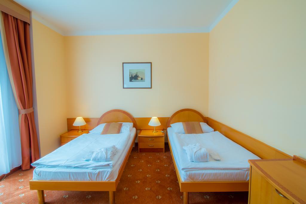 Ensana Hvezda - Imperial - Neapol Hotel Mariánské Lázně Eksteriør billede