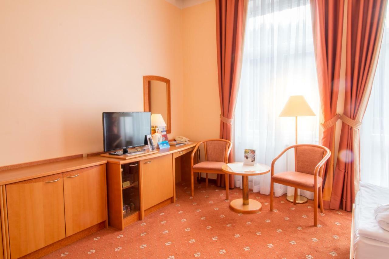 Ensana Hvezda - Imperial - Neapol Hotel Mariánské Lázně Eksteriør billede